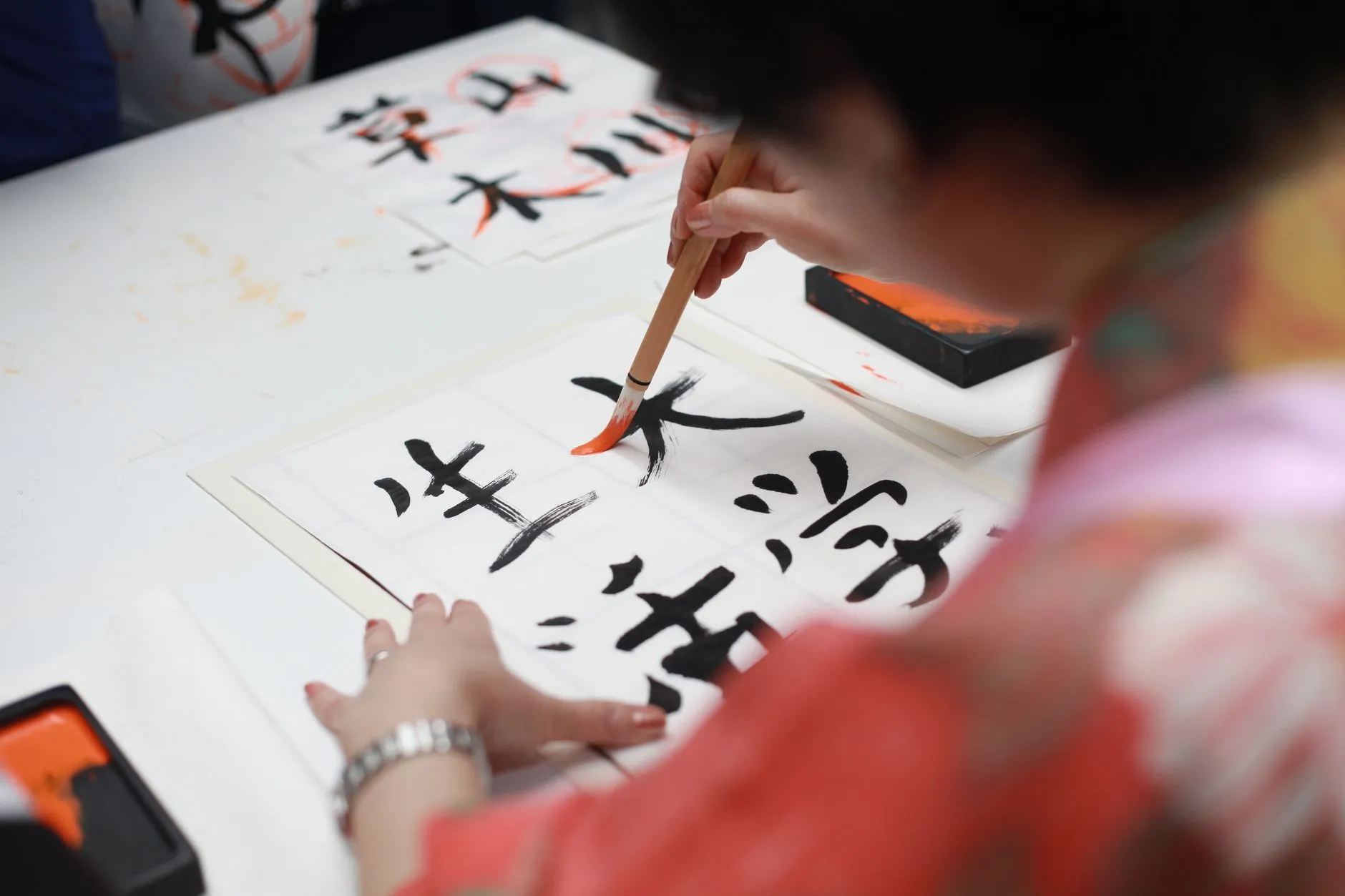 生态散养土鸡养殖技术要点与日常管理规范解析